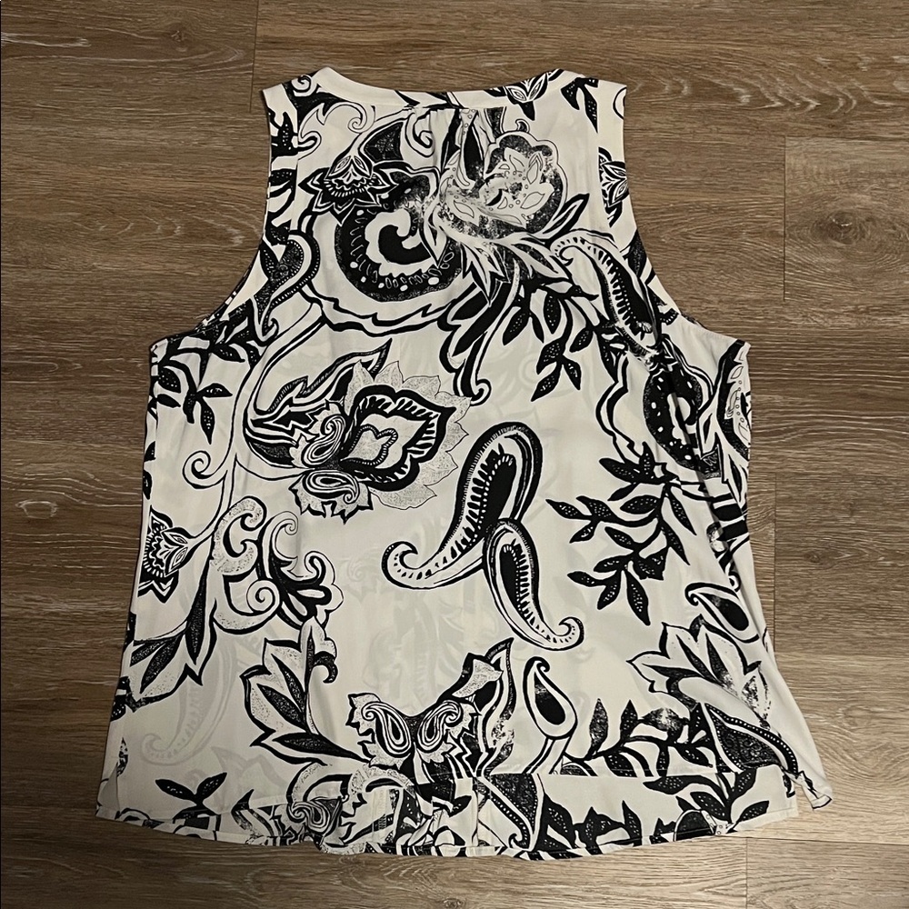 White House Black Market Monochrome Paisley Blouse - Picture 3 of 4